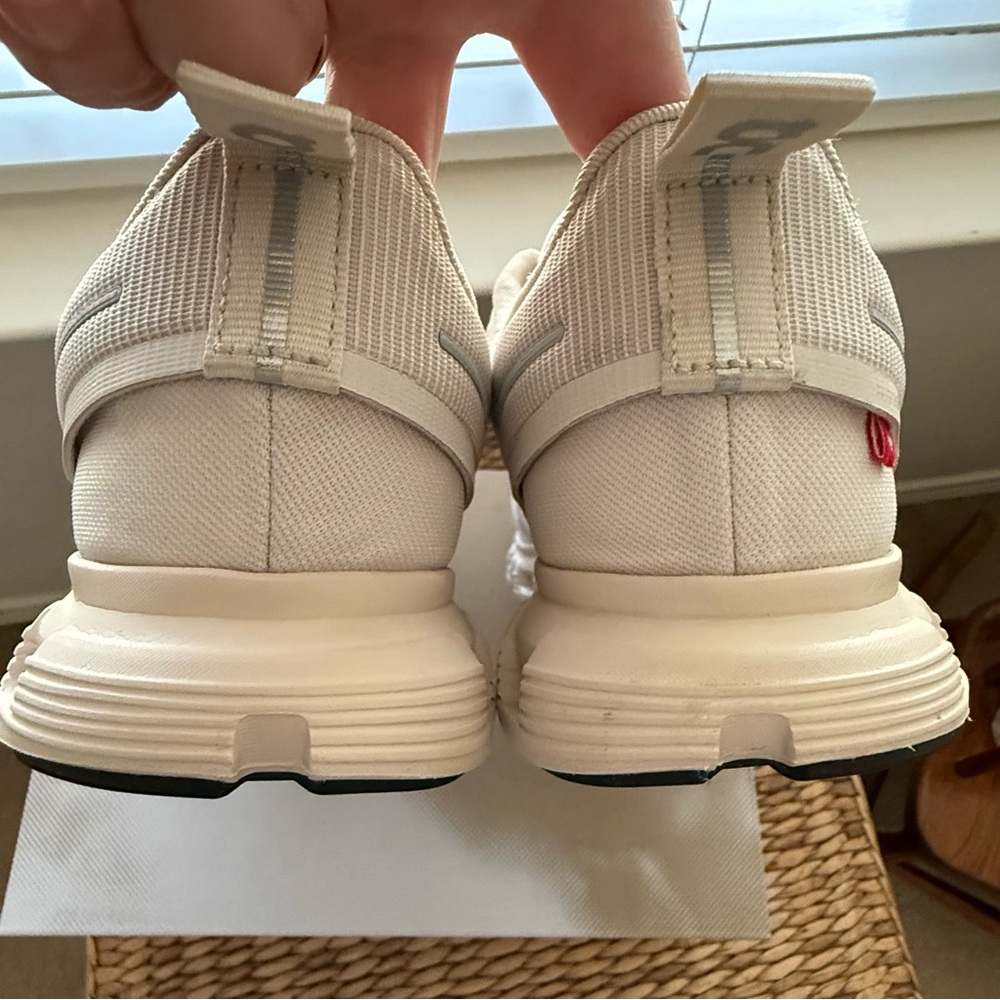 On Cloud 6 Waterproof (Pearl / Cream) - Picture 6 of 8